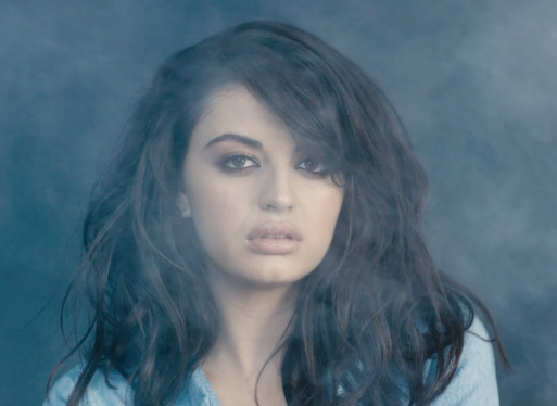 Makna Lagu The Great Divide – Rebecca Black